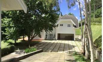 Imagem 6: Sobrado para venda possui 613 metros quadrados com 5 quartos em Centro - Campos do Jordão