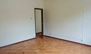 Imagem 2: Apartamento com 74 m2 com 2 quartos e em ótimo estado e com split em um dos quartos