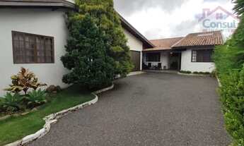 Imagem: Casa em estilo colonial no Bairro Ouro Verde