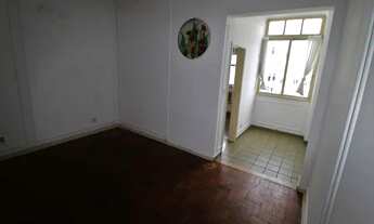 Imagem 1: AMPLO SALA E QUARTO COM DEPS - AO LADO DO METRO - COPACABANA - RIO DE JANEIRO