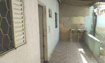 Imagem: Casa de fundos 2qts