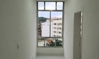 Imagem 2: ÓTIMA OPORTUNIDADE DE APARTAMENTO REFORMADO DE 2 QUARTOS, SENDO 1 SUÍTE DE 75M²!!!