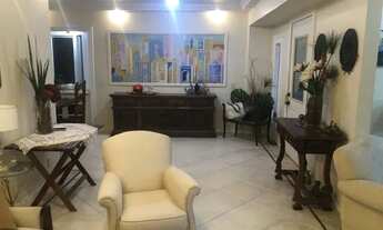 Imagem 4: Casa para venda tem 288 metros quadrados com 5 quartos