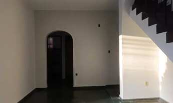 Imagem 4: Casa para aluguel possui 152 metros quadrados com 4 quartos em Centro - Montes Claros - MG