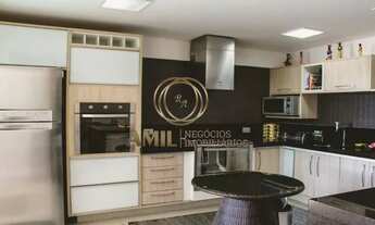 Imagem 2: Casa de condomínio para aluguel tem 550 metros quadrados com 6 quartos