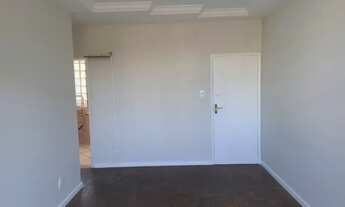 Imagem 3: Apartamento para aluguel possui 80 metros quadrados com 3 quartos armários sala área servi