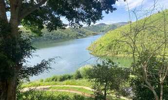 Imagem 2: Terreno exclusivo à beira da represa em Igaratá: construa sua casa dos sonhos!