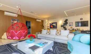 Imagem 4: Casa de condomínio sobrado para venda tem 550 metros quadrados com 5 quartos