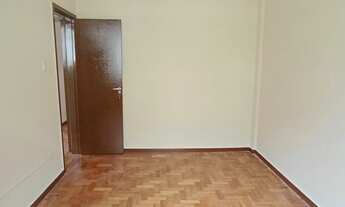 Imagem 4: Apartamento com 74 m2 com 2 quartos e em ótimo estado e com split em um dos quartos