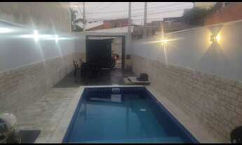 Imagem: Espaço de lazer com piscina