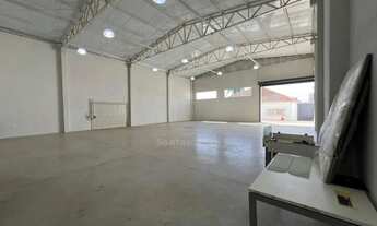 Imagem 3: Barracão para alugar na Região Central de Londrina com 2 banheiros