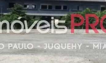 Imagem 7: Galpão com 1.295m de construção e 3.035 área aberta. Zoneamento ZM