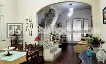 Imagem 2: EXELENTE CASA NA RUA PIRANGA ,QUINTAL, 6 QUARTOS , VAGA