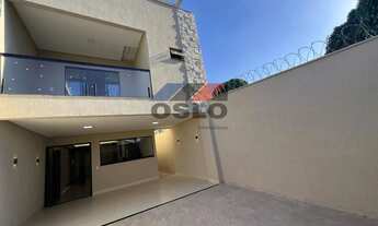 Imagem 2: CASA SOBRADO COM 04 SUÍTES, GARAGEM PARA 04 CARROS LOCALIZADA NO JARDIM PLANALTO, GOIÂNIA