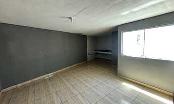 Imagem 6: Alugo Galpão: 200m2. Mezanino 4 banheiros porta automática