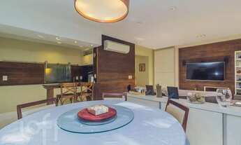 Imagem 6: Imóvel para venda tem 143 metros quadrados com 4 quartos em Rio Branco - Porto Alegre - RS