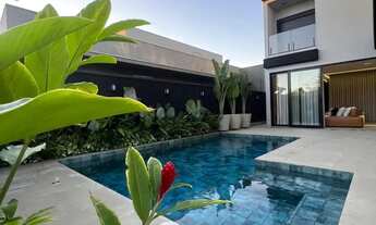 Imagem 2: Sobrado à venda - 269m² - 3 quartos - 4 banheiros - Lavabo - 5 vagas de garagem - Parque F