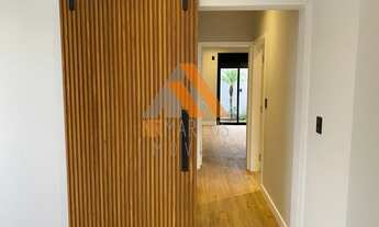 Imagem 7: Casa de condomínio sobrado para venda possui 227 metros quadrados com 4 quartos