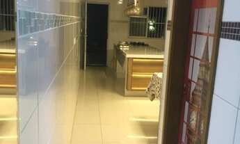 Imagem 4: Thamir) Sobrado isolado com piscina e espaço gourmet, fino acabamento