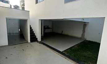 Imagem 3: Casa para venda tem 130 metros quadrados com 3 quartos em Santa Amélia - Belo Horizonte