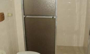 Imagem 6: APTO 01 dormitório, 2º pavimento, lateral, arejado, piso parquê, sala com ar condicionado