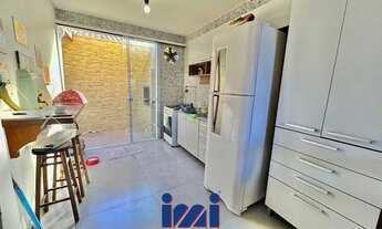 Imagem 7: Sobrado uma quadra do mar em Praia de Leste