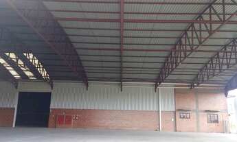 Imagem 6: Barracão à venda, área com 60.000 m² e barracão 9.000 m², Área de estacionamento para cami