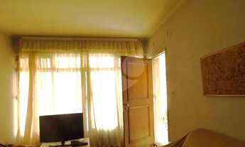 Imagem 6: Sobrado em rua tranquila com ótima localização