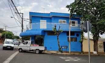 Imagem 2: Sobrado para venda Residencial e Comercial, possui 256 m² com 4 quartos