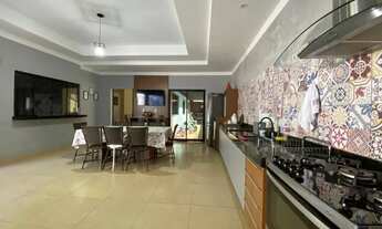 Imagem 2: Casa para Locação em Palmas, Plano Diretor Sul, 3 dormitórios, 1 suíte, 3 banheiros, 4 vag