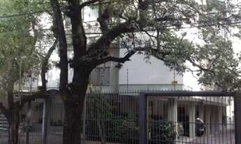 Imagem 3: Apartamento amplo 2 dormitórios, com garagem, piso parquê, banheiro social e auxiliar, ár