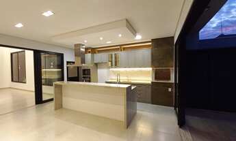 Imagem 7: Casa de condomínio para venda possui 246 metros quadrados com 3 quartos