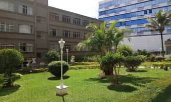 Imagem 4: Apartamento em boa localização, ensolarado, 2 quartos, prédio com elevador, portaria e gar