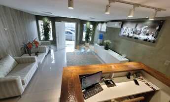 Imagem 2: Sala com acabamento de primeira linha com aprox. 30m² de área total, ótima localização pró