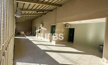 Imagem: Casa espaçosa de 120 m² com quintal e