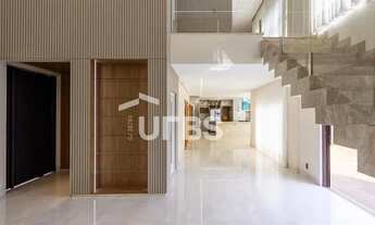 Imagem 3: Sobrado de Alto Padrão à Venda no Portal do Sol Green Vista para o Campo de Golfe