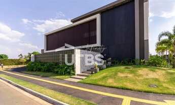 Imagem 2: Sobrado de Alto Padrão à Venda no Portal do Sol Green Vista para o Campo de Golfe