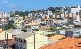 Imagem: Residência com 4 dorm sendo 1 suíte, edícula