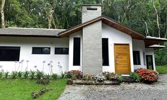 Imagem 2: Casa para Venda em Camanducaia, Monte Verde, 3 dormitórios, 1 suíte, 2 banheiros, 2 vagas