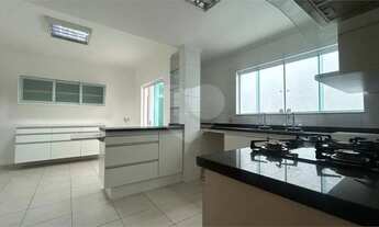 Imagem 12: Casa à venda ou para alugar com 4 quartos, sendo 4 suítes, no condomínio Lago da Boa Vista