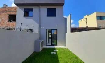 Imagem 2: Sobrado em Porto Alegre, no bairro Aberta dos Morros, com 2 dormitório(s), e 2 b