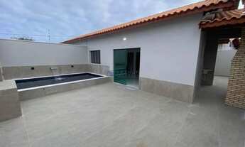 Imagem 2: Casa à venda em Mongaguá no bairro Itaguaí com 3 dormitórios e com Piscina