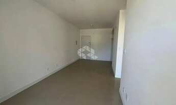 Imagem 6: APARTAMENTO 2 QUARTOS SENDO 1 SUÍTE NO CENTRO DE FLORIANÓPOLIS COM SACADA CHURRASQUEIRA E