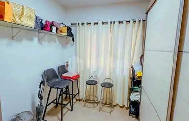 Imagem 7: CASA BAIXA SEMI MOBILIADA DE 3 QUARTOS COM PASSAGEM LATERAL