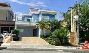 Imagem: Sobrado com 4 suítes sendo 1 no térreo