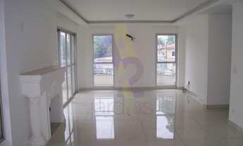 Imagem 2: Apartamento em ótimo estado, com 4 suítes e 3 vagas de garagem em rua tranquila do Jardim