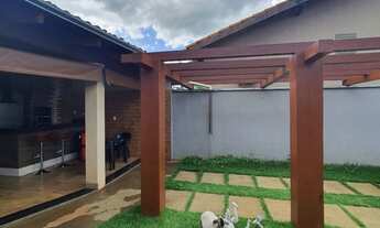 Imagem 3: Casa sobrado com um quarto em Pontalina. Com banheira e área de lazer / churrasco