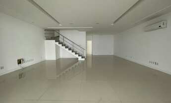 Imagem 3: Casa de condomínio para venda possui 400 metros quadrados com 5 quartos