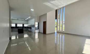 Imagem 2: Casa de condomínio térrea com 3 suítes no Vale Verde