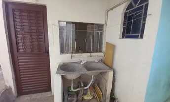 Imagem 6: Alugo Kitnet perto metrô Excelente localização Para moças, rapazes , casal.